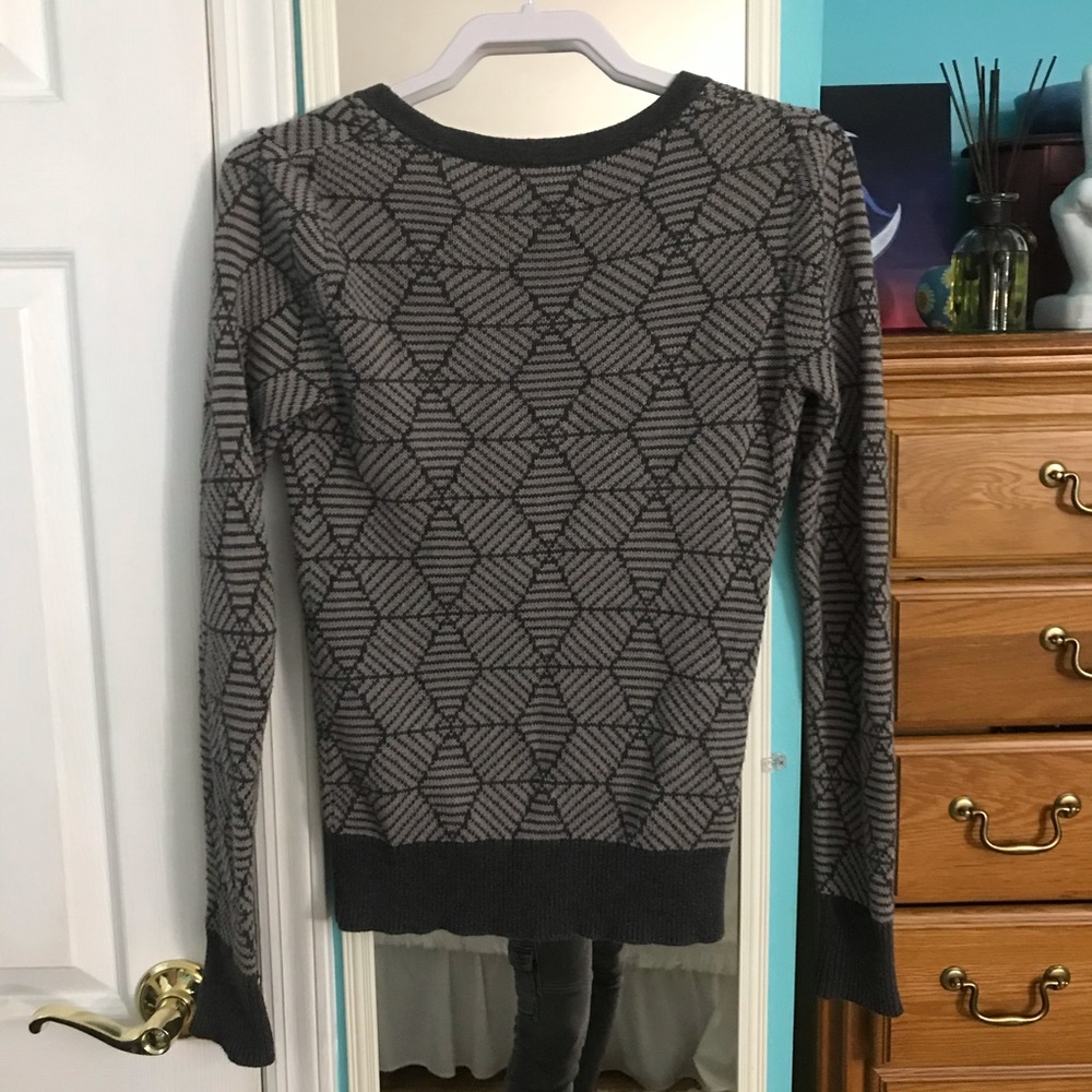 Gray Patterned Cardigan - image 7